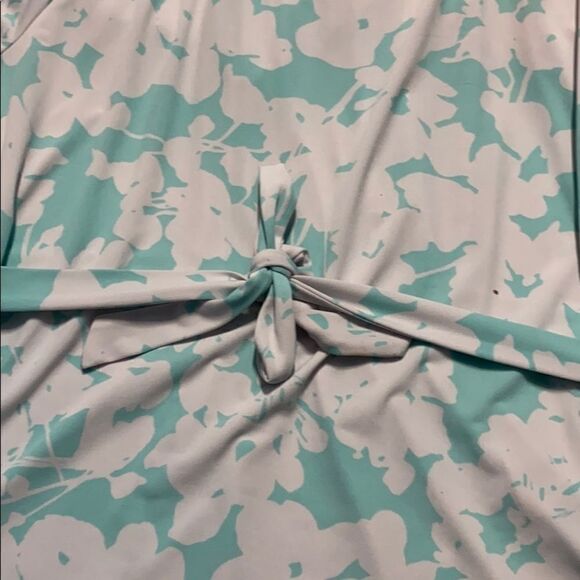 🎉Apostrophe baby-blue and white design blouse🎉 - Picture 8 of 8